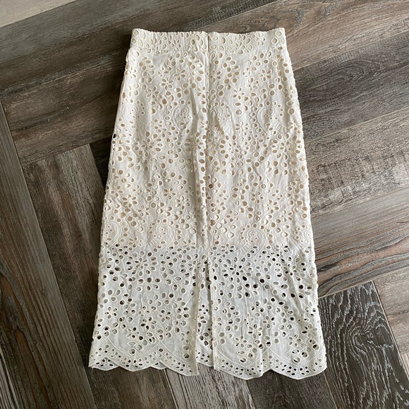 NWOT Lace midi skirt - Picture 2 of 5